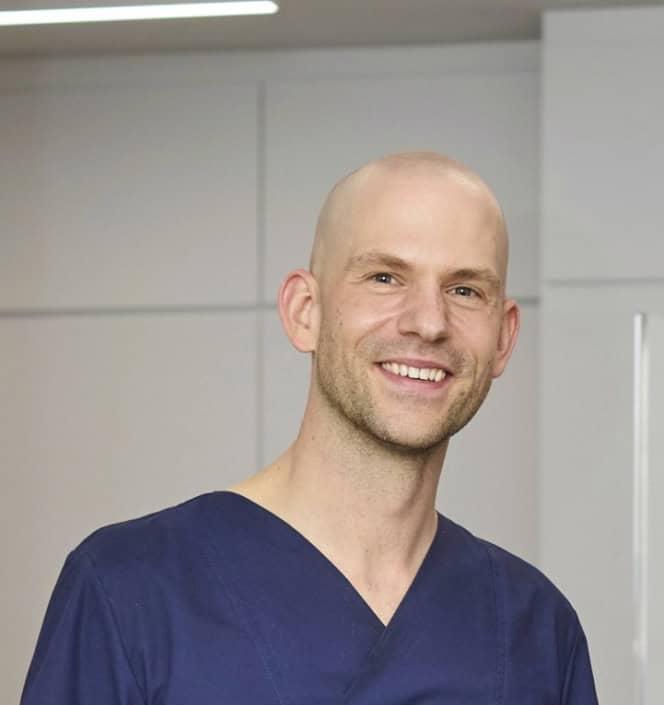 Dr. Lukas Förster Lukas Förster - Ihr Zahnarzt in Hamburg Uhlenhorst